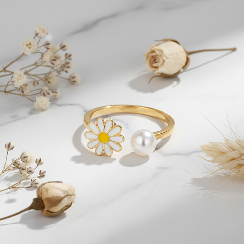Bague marguerite dorée avec perle nacrée Nohea Serenity